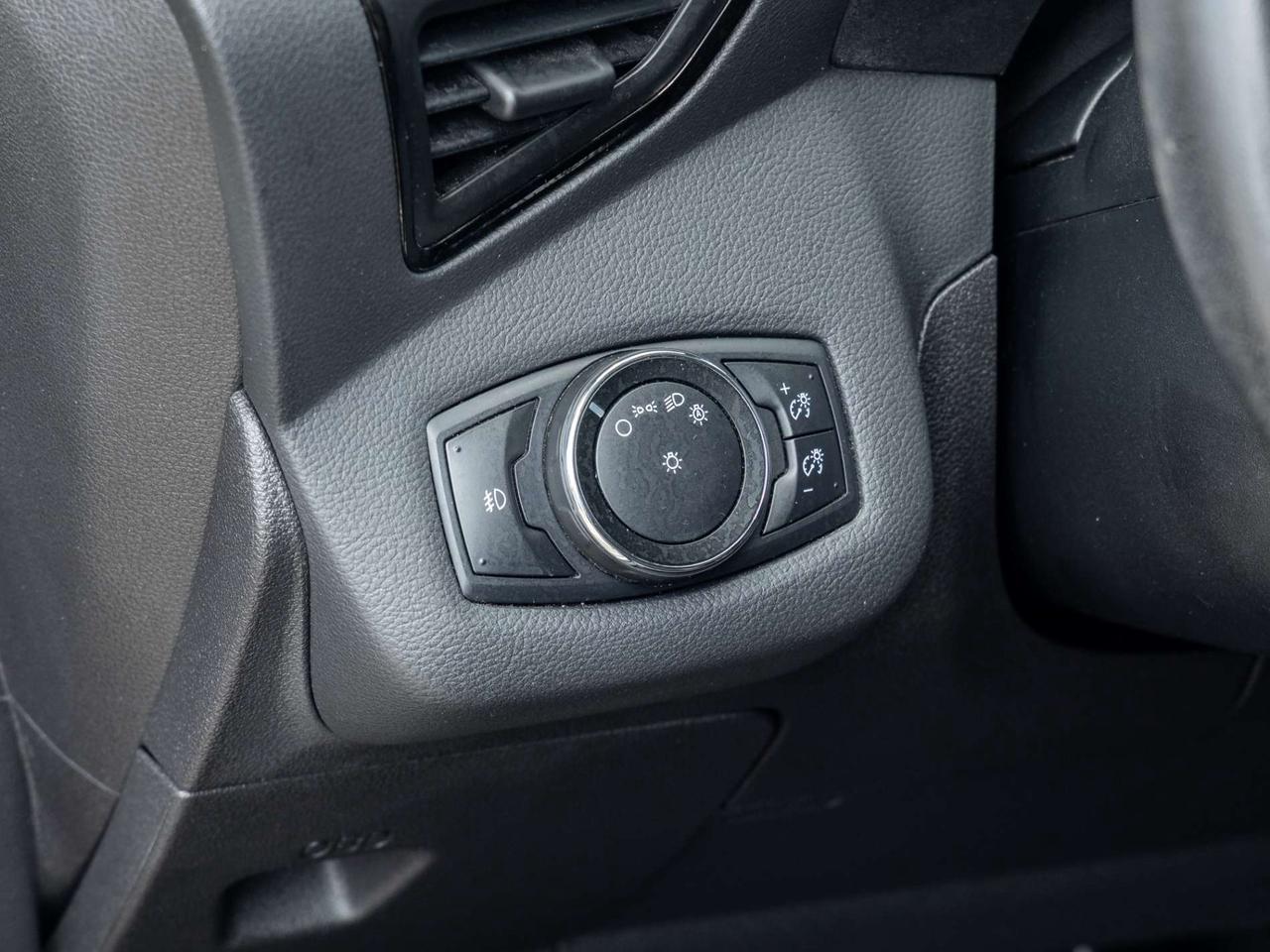 2014 Ford Escape 4WD Titanium, Nav, Camera, Leather Photo