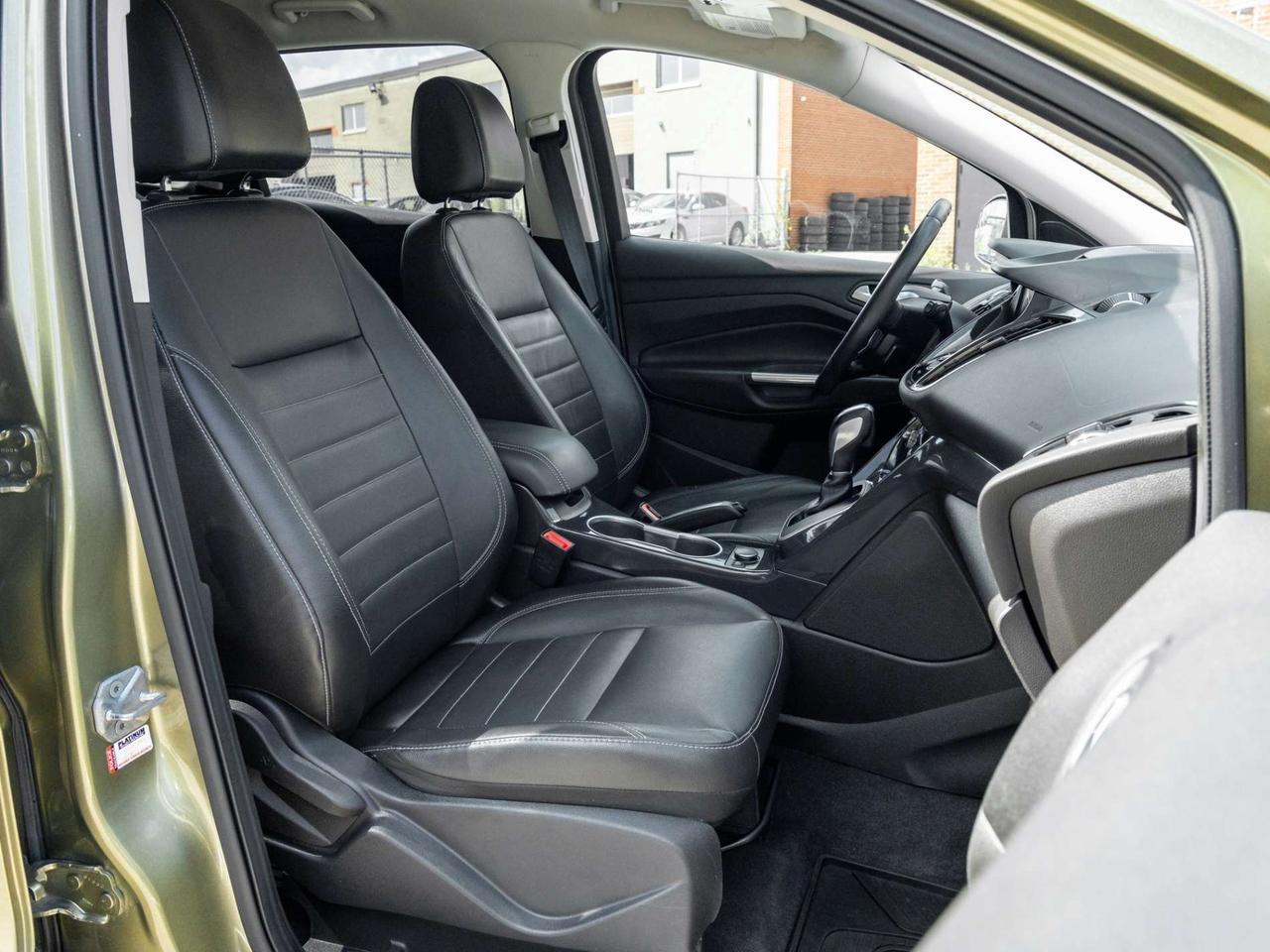 2014 Ford Escape 4WD Titanium, Nav, Camera, Leather Photo