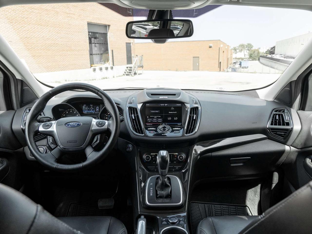 2014 Ford Escape 4WD Titanium, Nav, Camera, Leather Photo