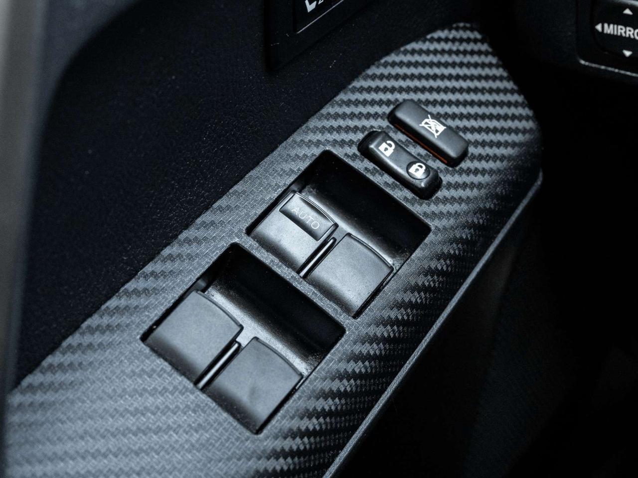 2013 Toyota RAV4 AWD LIMITED Photo