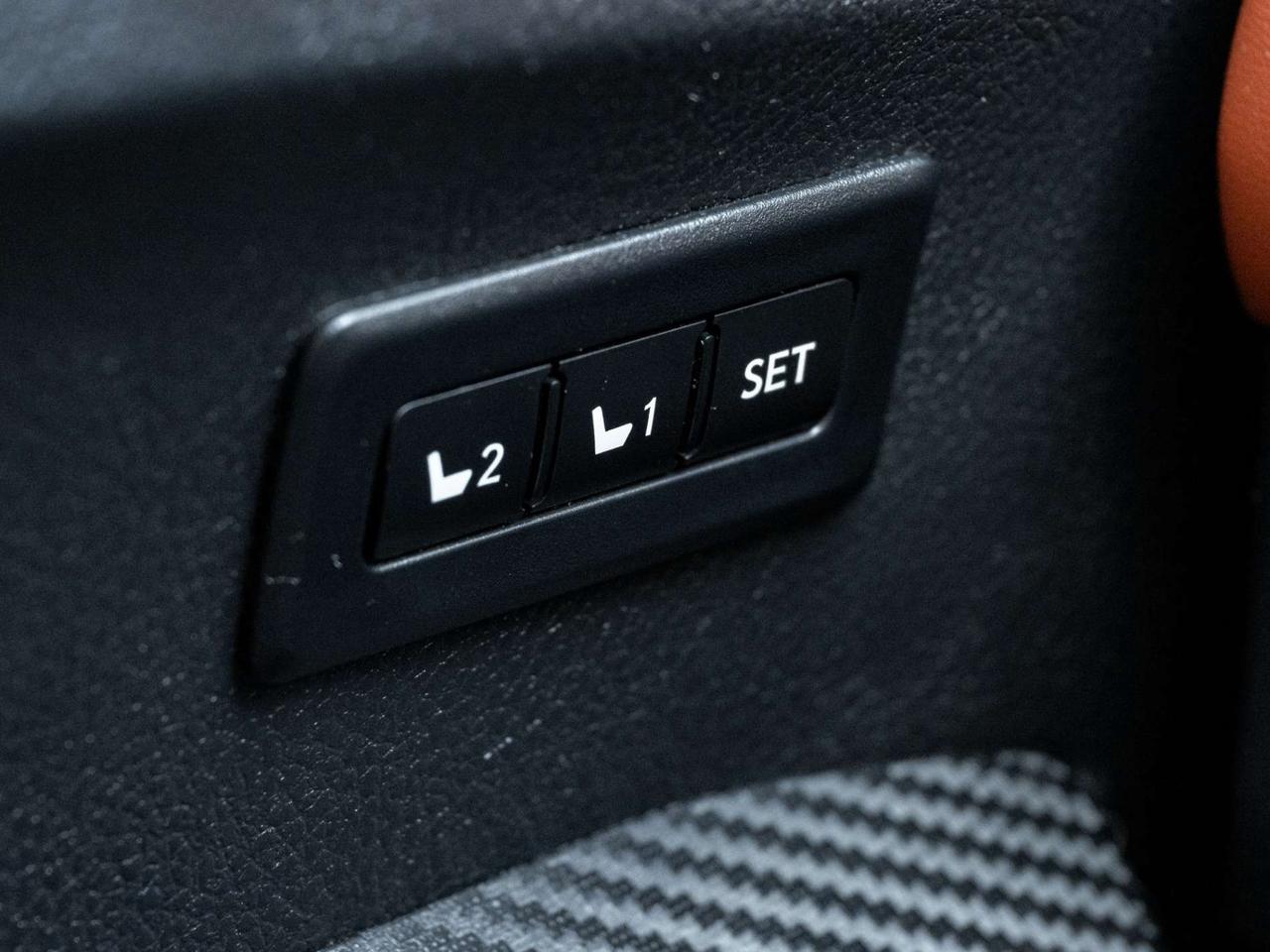 2013 Toyota RAV4 AWD LIMITED Photo