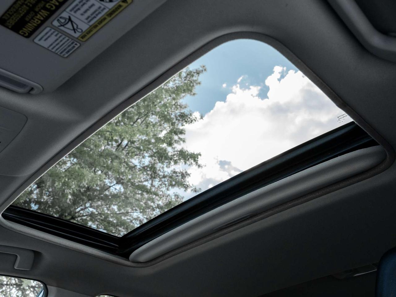 2013 Toyota RAV4 AWD LIMITED Photo