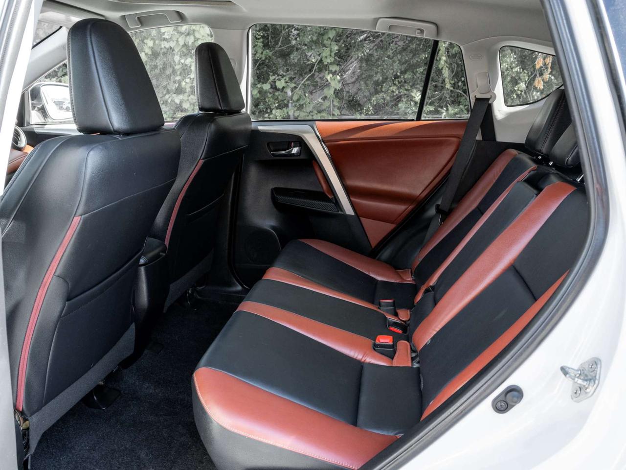 2013 Toyota RAV4 AWD LIMITED Photo
