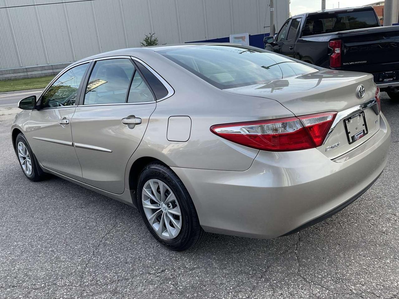 2015 Toyota Camry LE - BACK-UP CAM! BLUETOOTH! LOW MILEAGE! Photo4