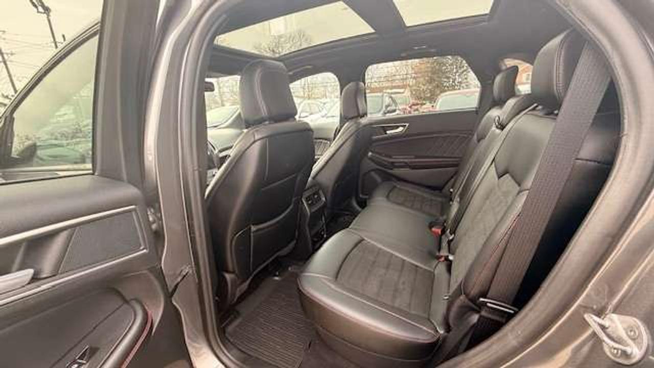 2024 Ford Edge ST LINE AWD, MOONROOF, LEATHER/SUEDE MIX 2.0L Photo