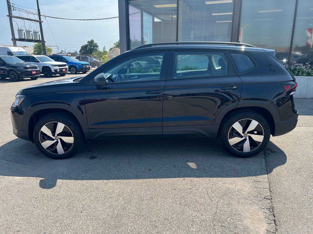 2025 Volkswagen Taos Trendline AWD *HEATED SEATS *WIRELESS CARPLAY Photo