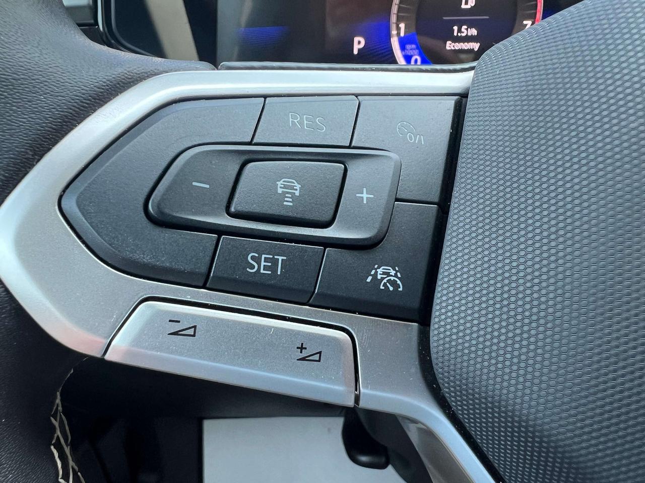2025 Volkswagen Taos Trendline AWD *HEATED SEATS *WIRELESS CARPLAY Photo