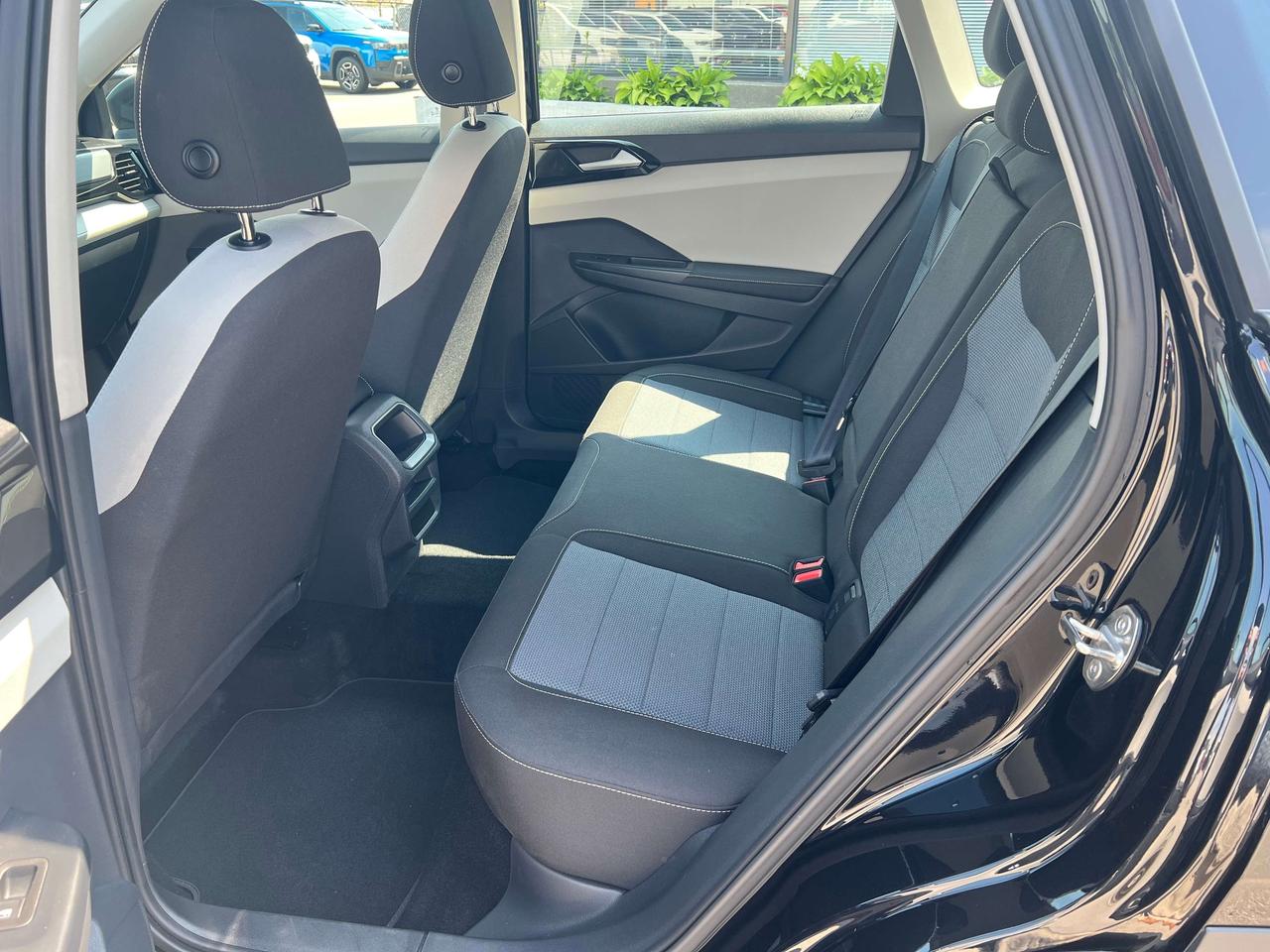 2025 Volkswagen Taos Trendline AWD *HEATED SEATS *WIRELESS CARPLAY Photo