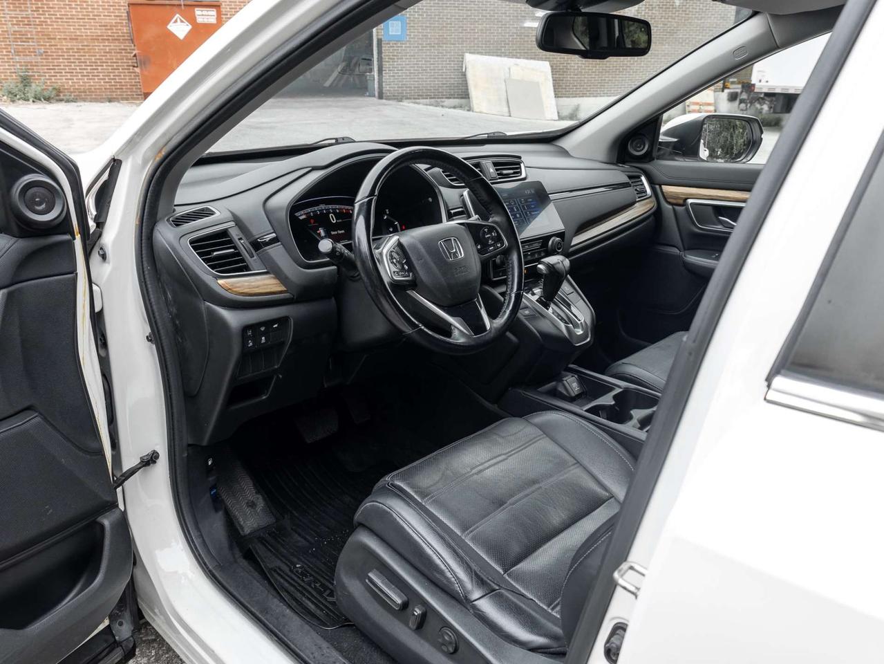 2017 Honda CR-V AWD Touring, Nav, Camera, Leather, Sunroof Photo