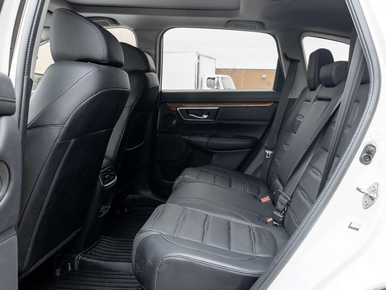 2017 Honda CR-V AWD Touring, Nav, Camera, Leather, Sunroof Photo