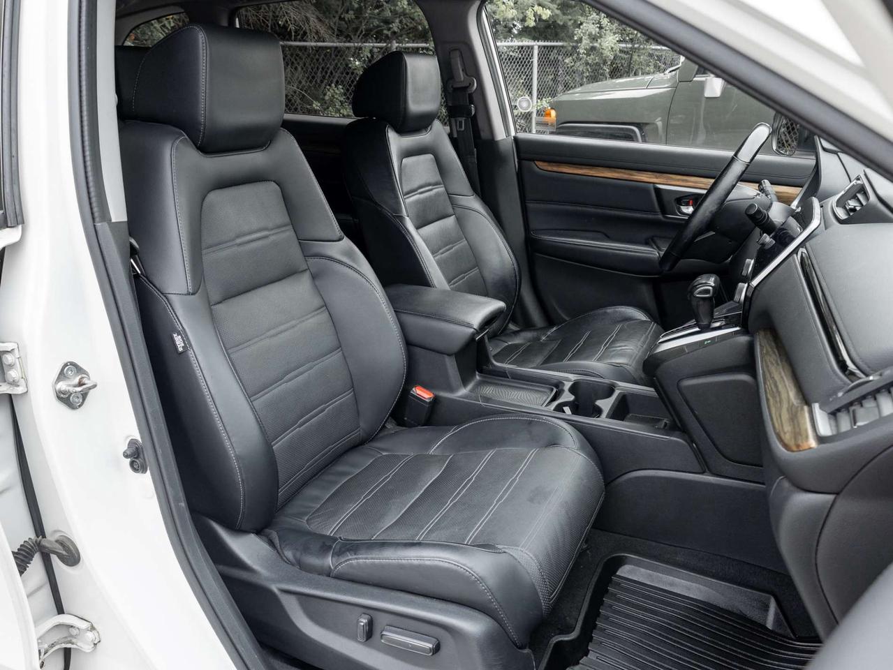 2017 Honda CR-V AWD Touring, Nav, Camera, Leather, Sunroof Photo