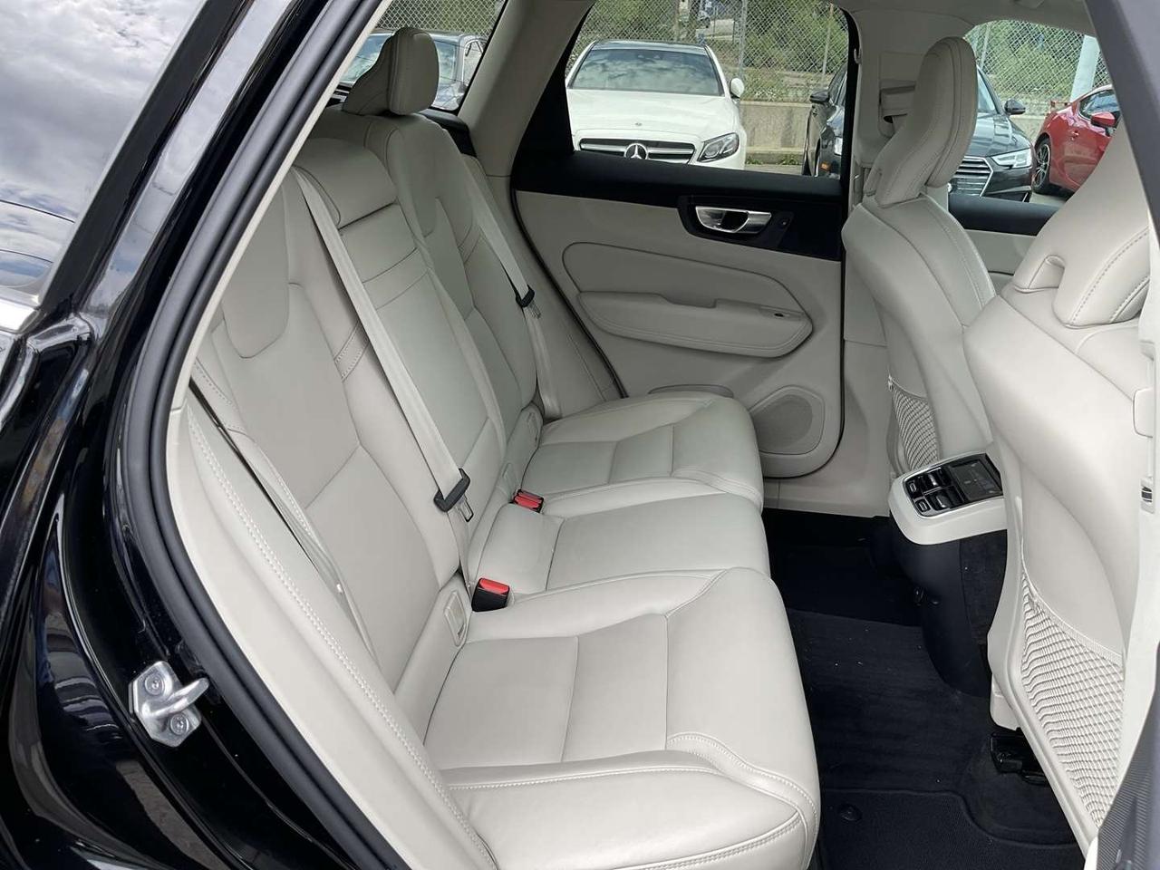 2021 Volvo XC60 T6 Inscription AWD - WHITE LTHR! NAV! 360 CAM! BSM! H/K AUDIO! Photo