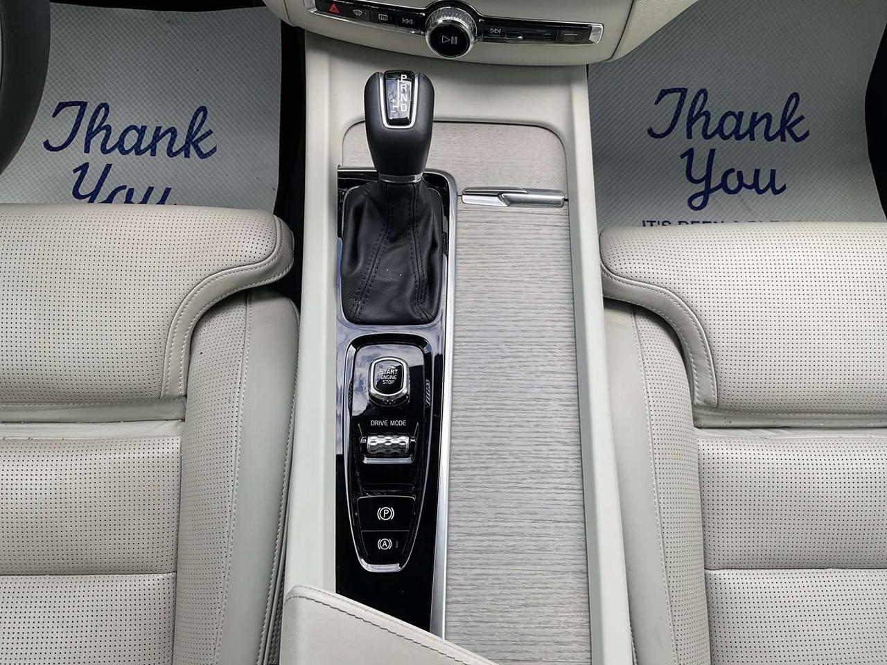 2021 Volvo XC60 T6 Inscription AWD - WHITE LTHR! NAV! 360 CAM! BSM! H/K AUDIO! Photo