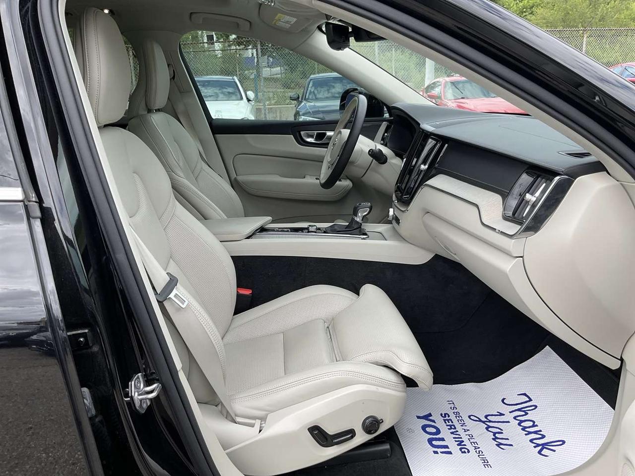 2021 Volvo XC60 T6 Inscription AWD - WHITE LTHR! NAV! 360 CAM! BSM! H/K AUDIO! Photo