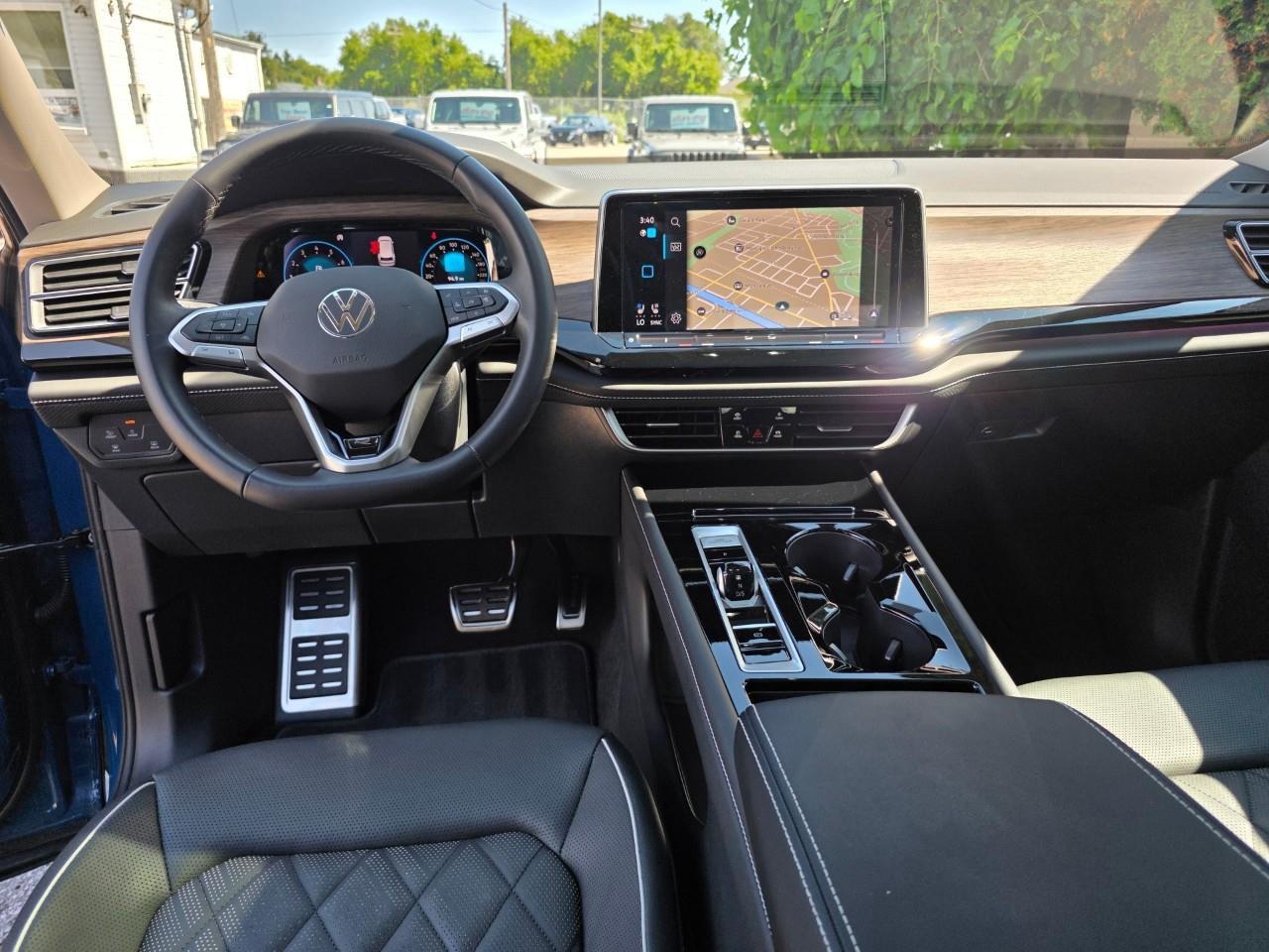 2026 Volkswagen Atlas 2.0 TSI Execline 4dr All-Wheel Drive 4MOTION Photo