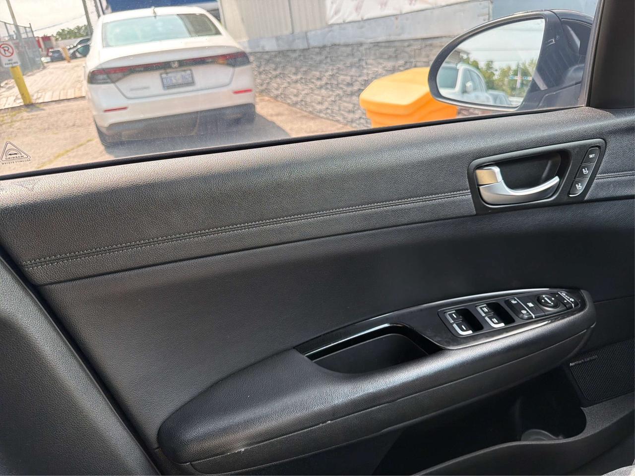 2019 Kia Optima SXL TURBO NAV LEATHER SUNROOF WE FINANCE ALL! Photo