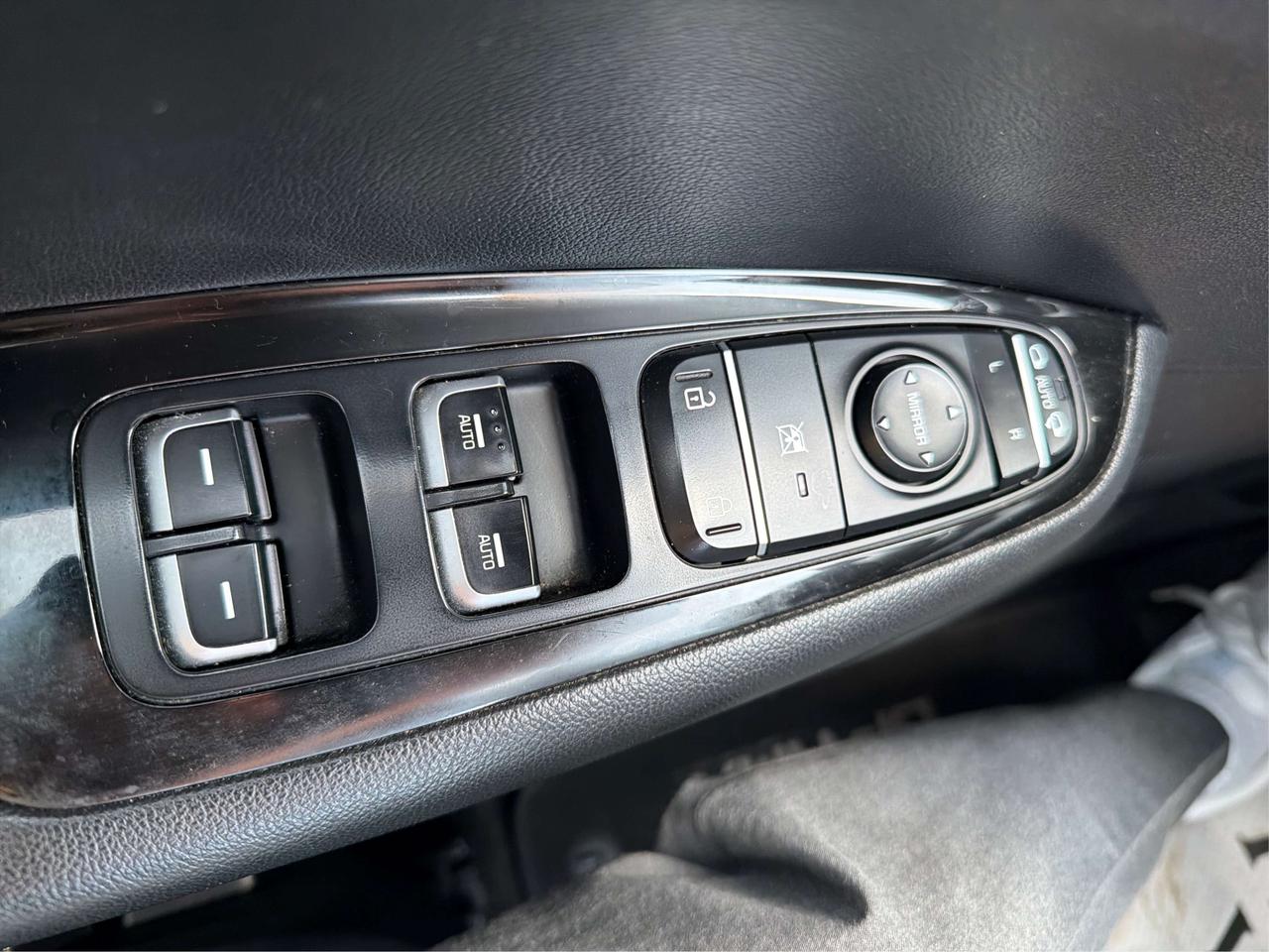 2019 Kia Optima SXL TURBO NAV LEATHER SUNROOF WE FINANCE ALL! Photo