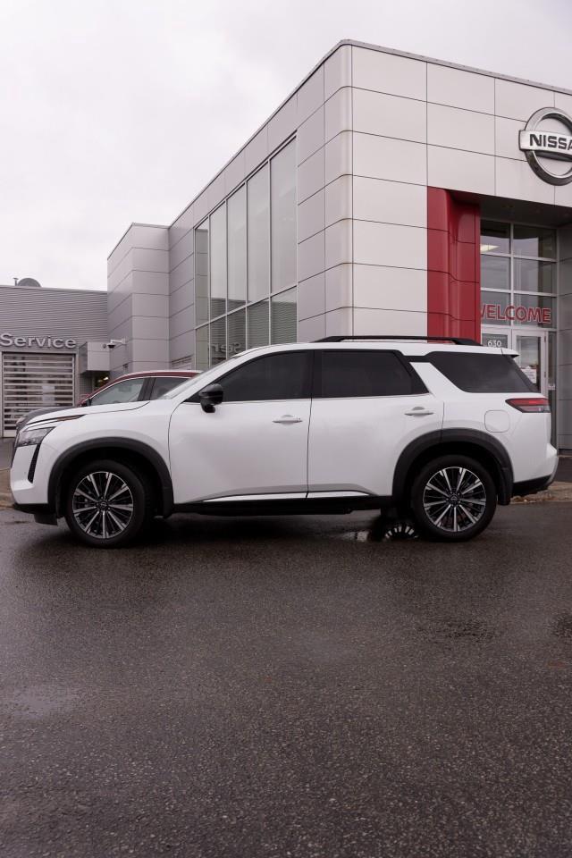 2026 Nissan Pathfinder Platinum 4dr 4x4 Photo2