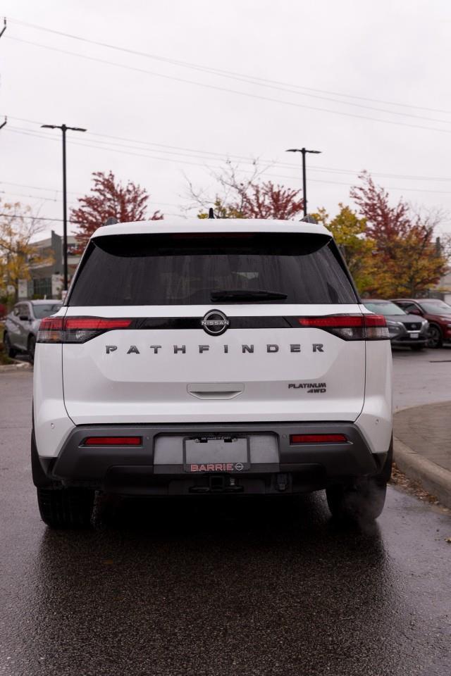 2026 Nissan Pathfinder Platinum 4dr 4x4 Photo4