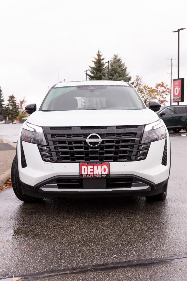 2026 Nissan Pathfinder Platinum 4dr 4x4 Photo5