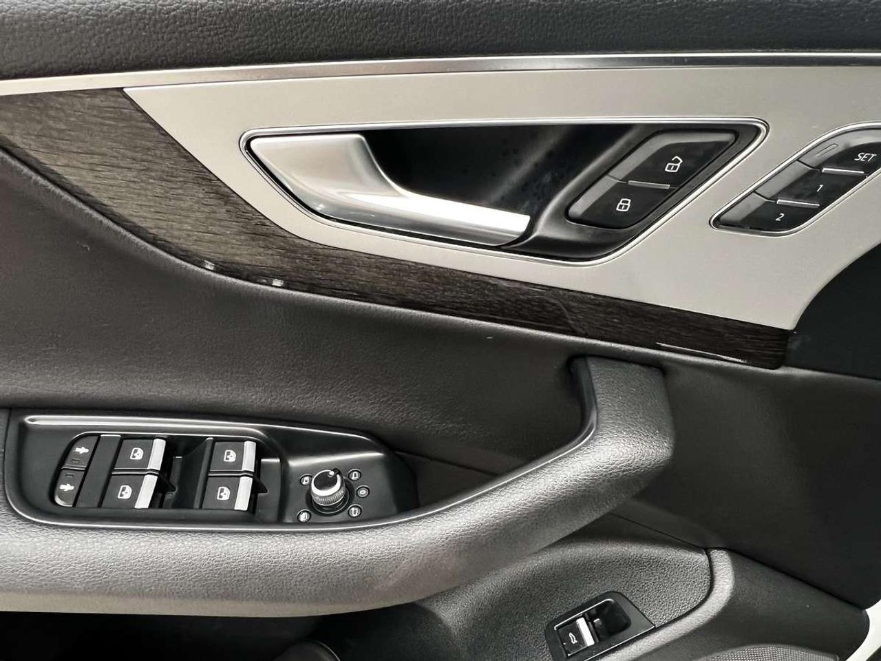 2018 Audi Q7 Komfort Photo