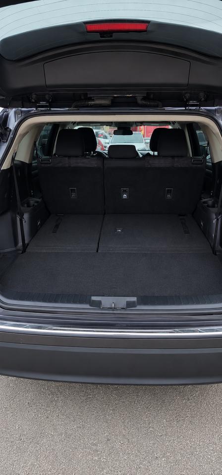 2020 Toyota Highlander LE 8 Seats AWD Photo