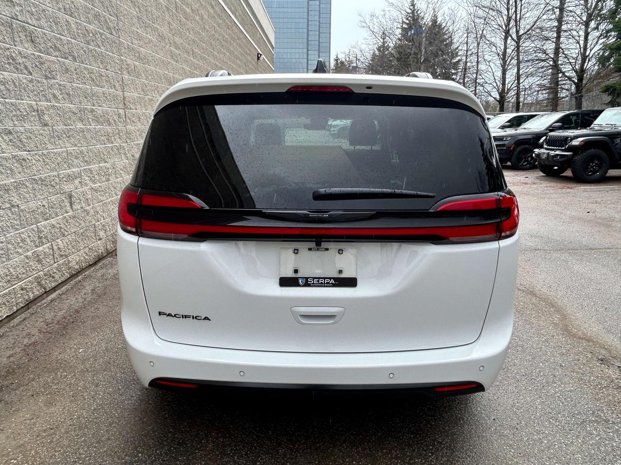 2026 Chrysler Pacifica Select Front-Wheel Drive Passenger Van Photo