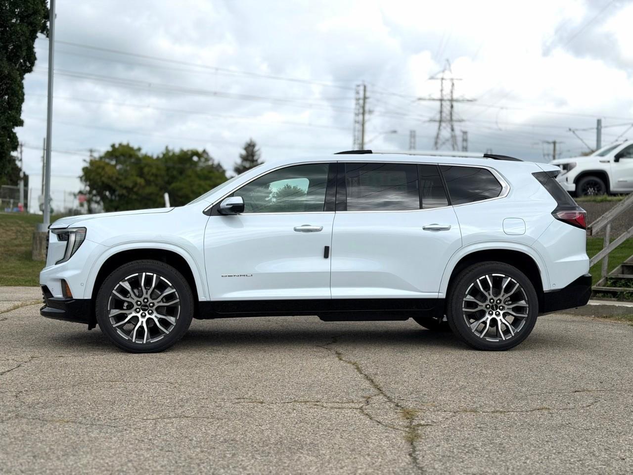 2027 GMC Acadia Denali Ultimate 4dr All-Wheel Drive Photo1