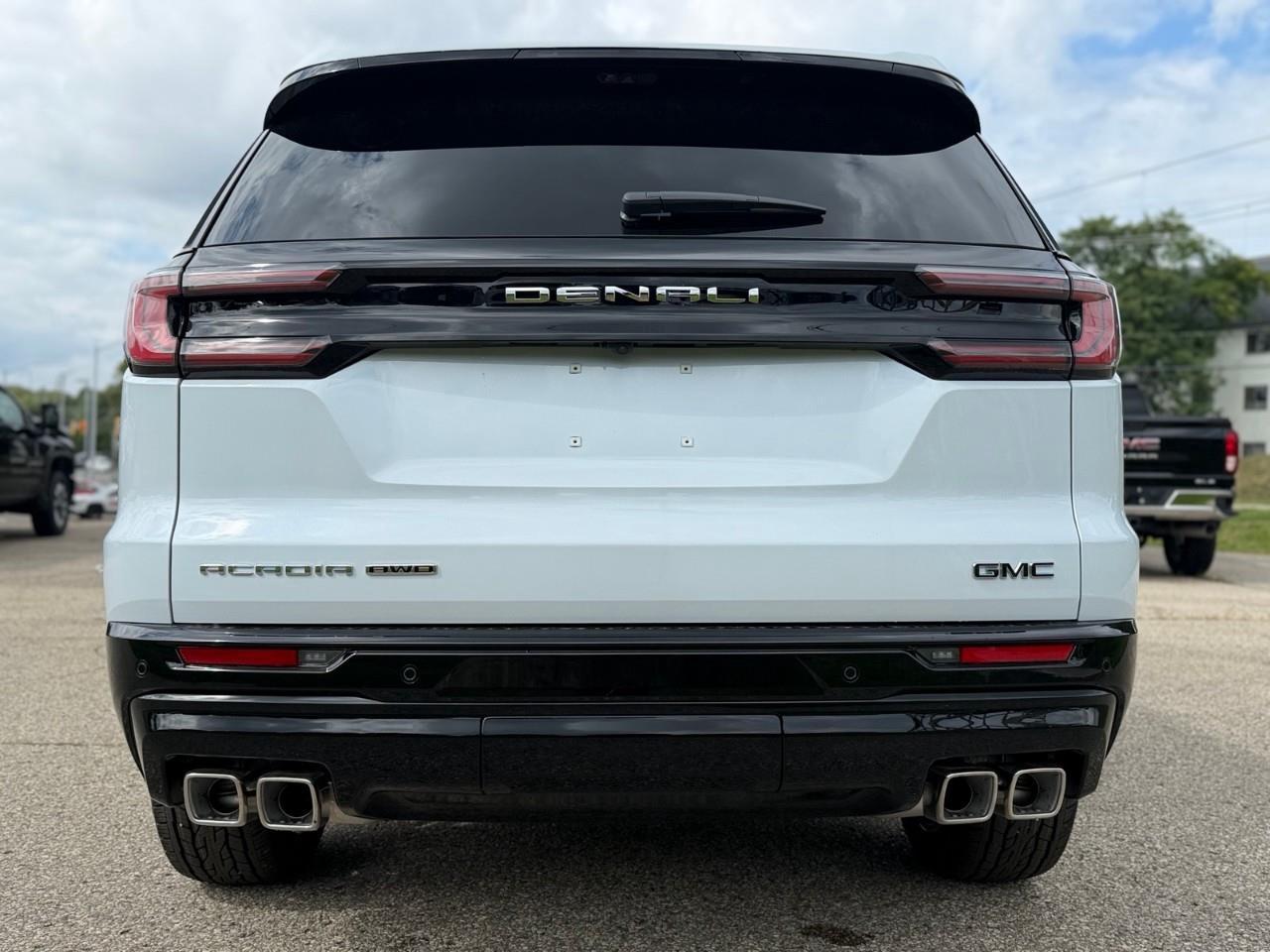 2027 GMC Acadia Denali Ultimate 4dr All-Wheel Drive Photo