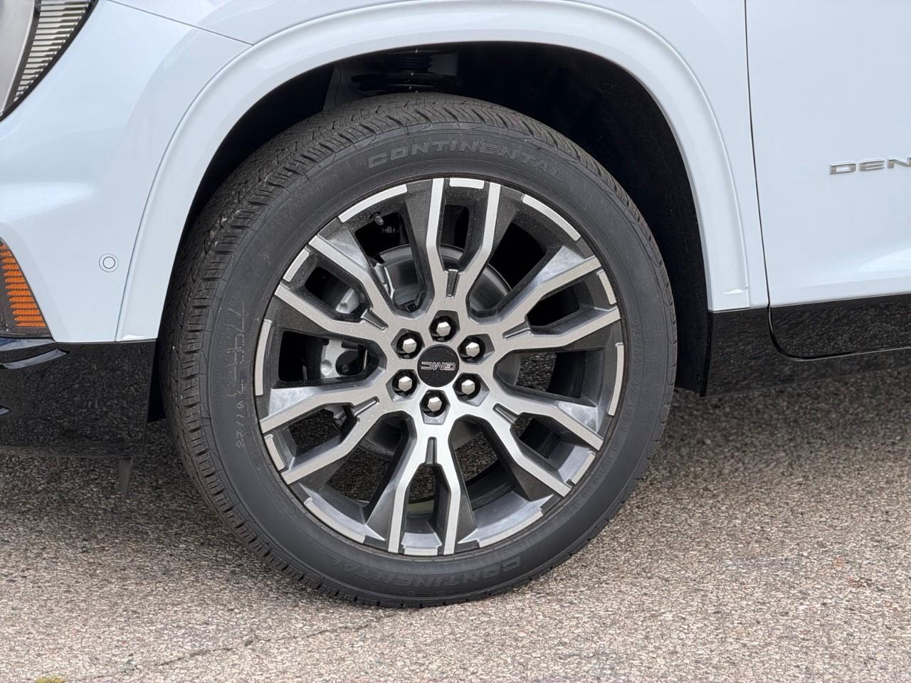 2027 GMC Acadia Denali Ultimate 4dr All-Wheel Drive Photo