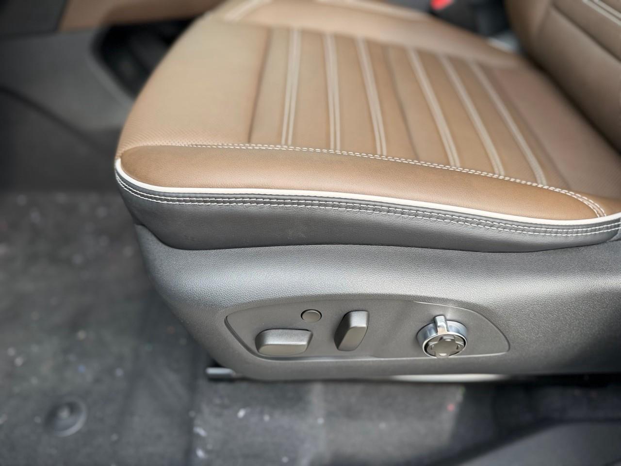 2027 GMC Acadia Denali Ultimate 4dr All-Wheel Drive Photo