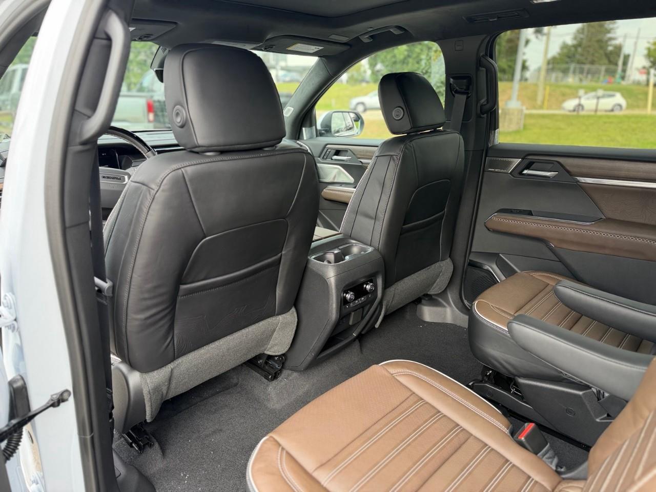 2027 GMC Acadia Denali Ultimate 4dr All-Wheel Drive Photo