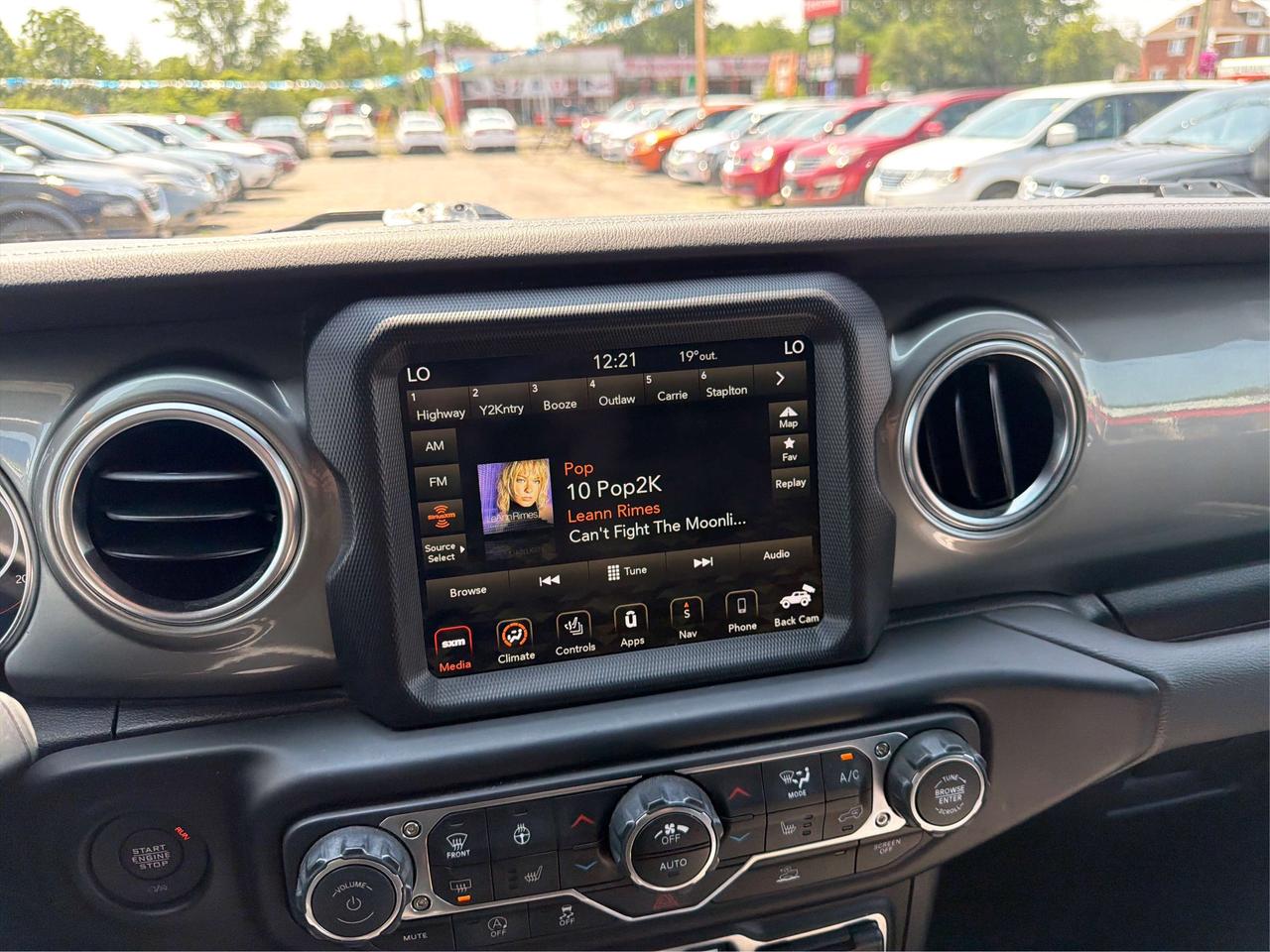 2023 Jeep Wrangler Sahara POWER SLIDING ROOF MUST SEE HOW COOL! Photo