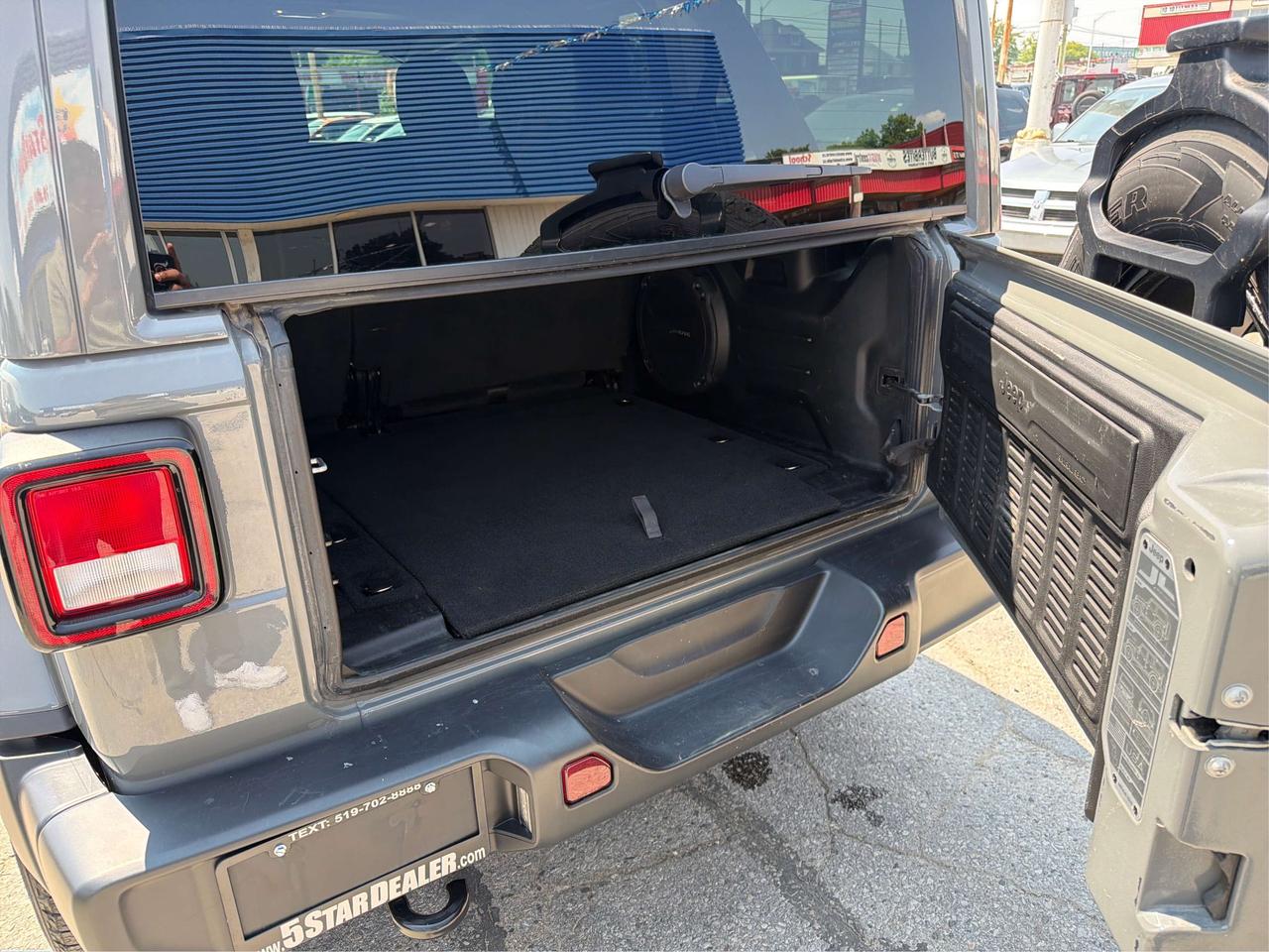 2023 Jeep Wrangler Sahara POWER SLIDING ROOF MUST SEE HOW COOL! Photo