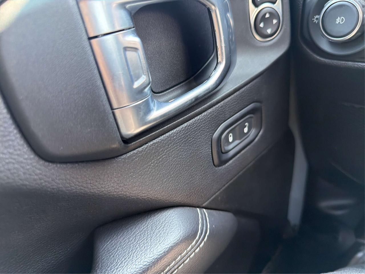 2023 Jeep Wrangler Sahara POWER SLIDING ROOF MUST SEE HOW COOL! Photo