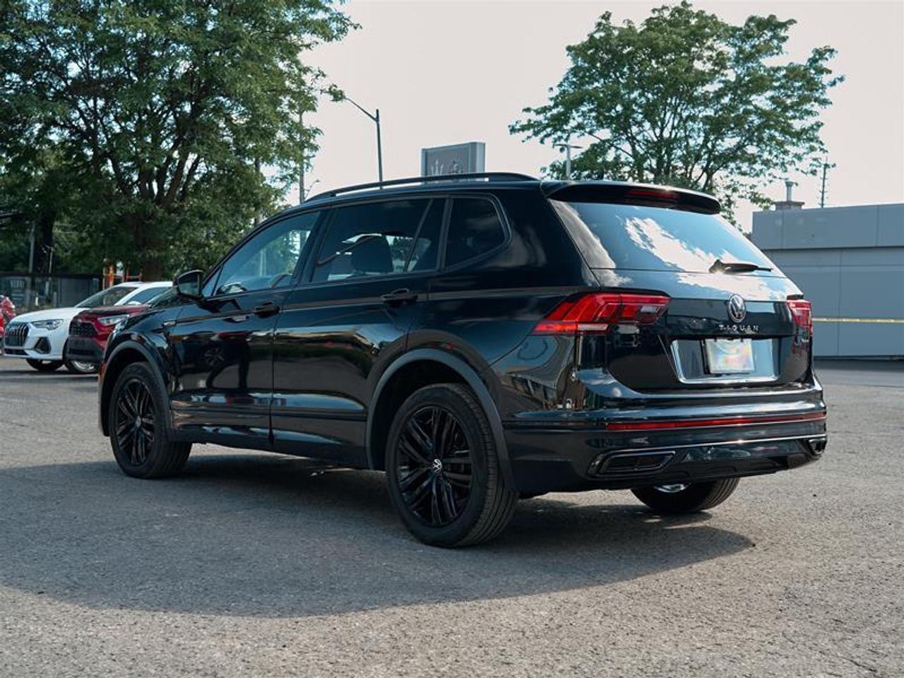 2022 Volkswagen Tiguan Comfortline R-Line Black 2.0T 8sp at w/Tip 4M Photo