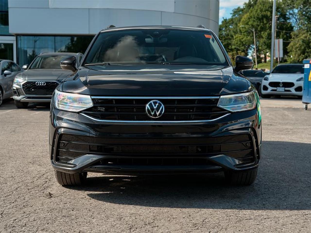 2022 Volkswagen Tiguan Comfortline R-Line Black 2.0T 8sp at w/Tip 4M Photo