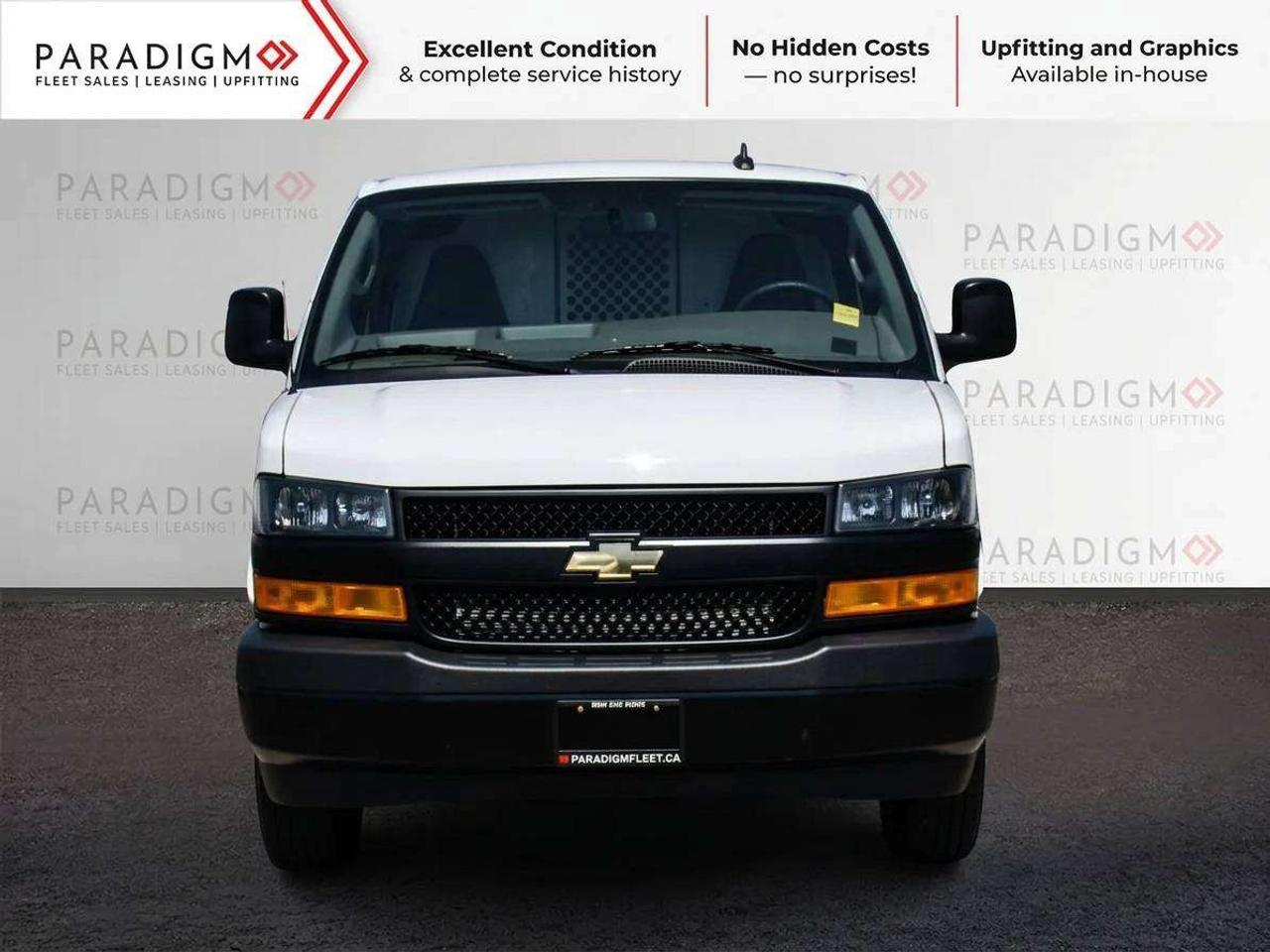 2025 Chevrolet Express 2500 135" Low Roof inc Cab Divider Photo3