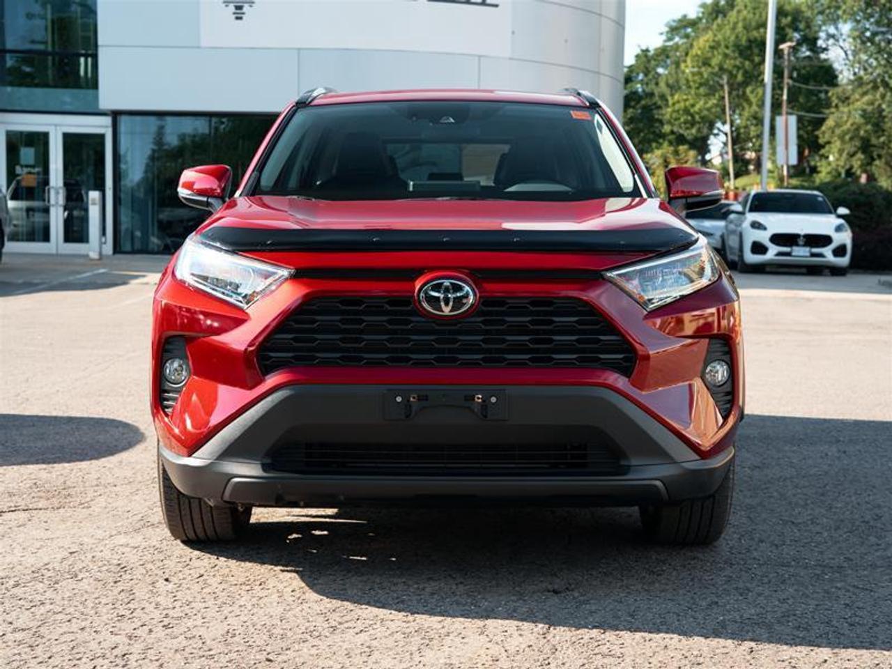 2020 Toyota RAV4 AWD XLE Photo