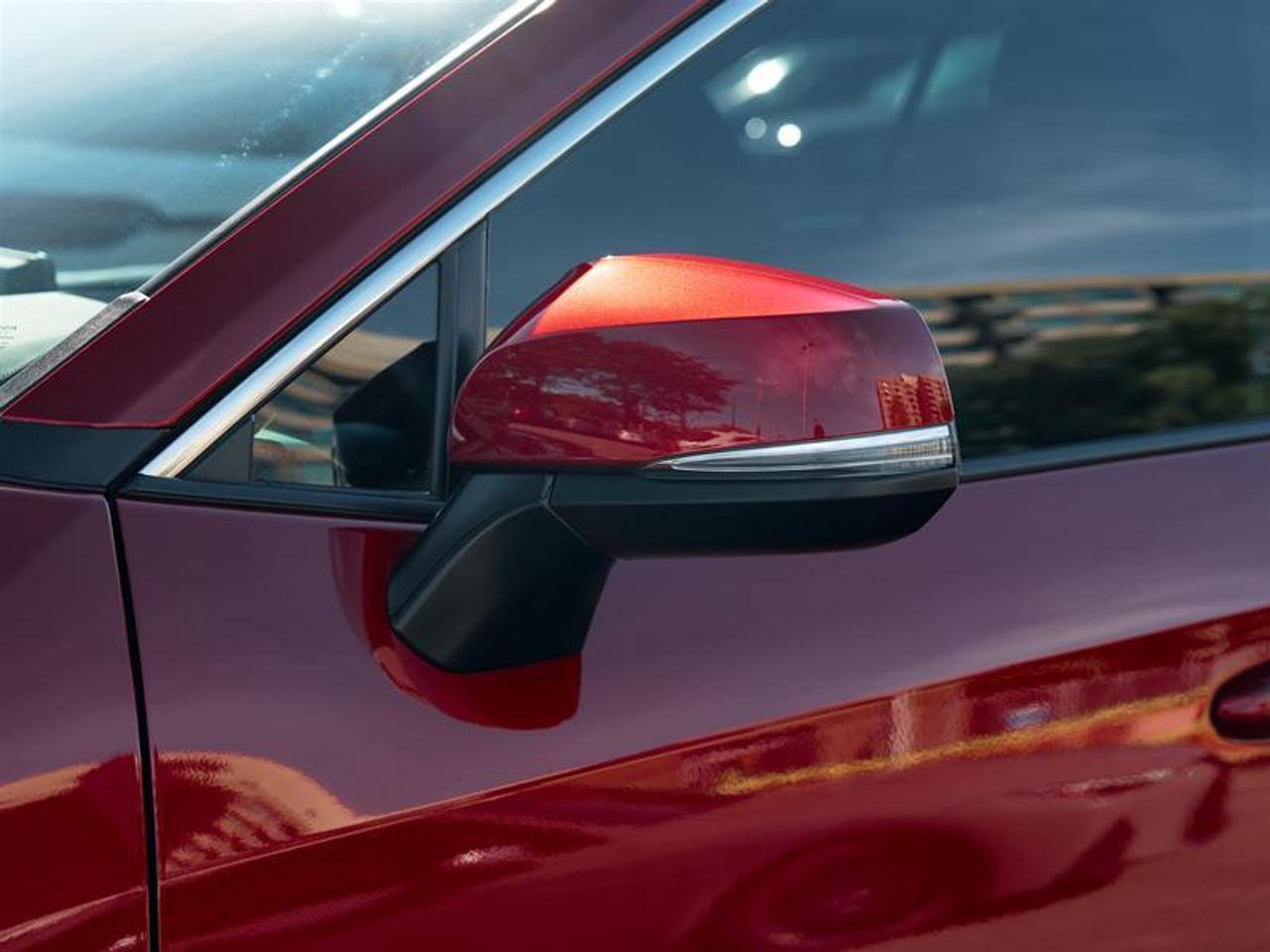 2020 Toyota RAV4 AWD XLE Photo