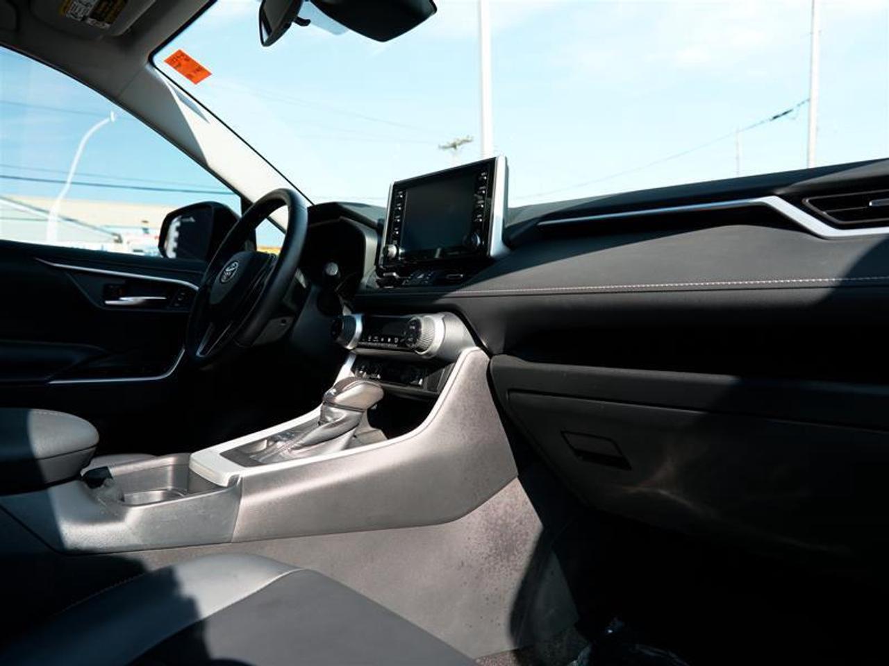 2020 Toyota RAV4 AWD XLE Photo