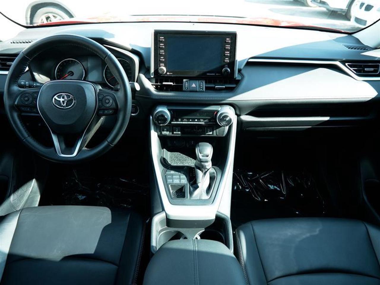 2020 Toyota RAV4 AWD XLE Photo