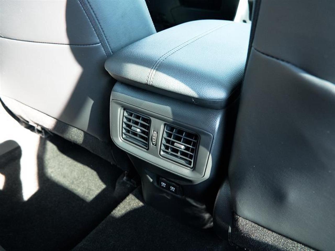 2020 Toyota RAV4 AWD XLE Photo