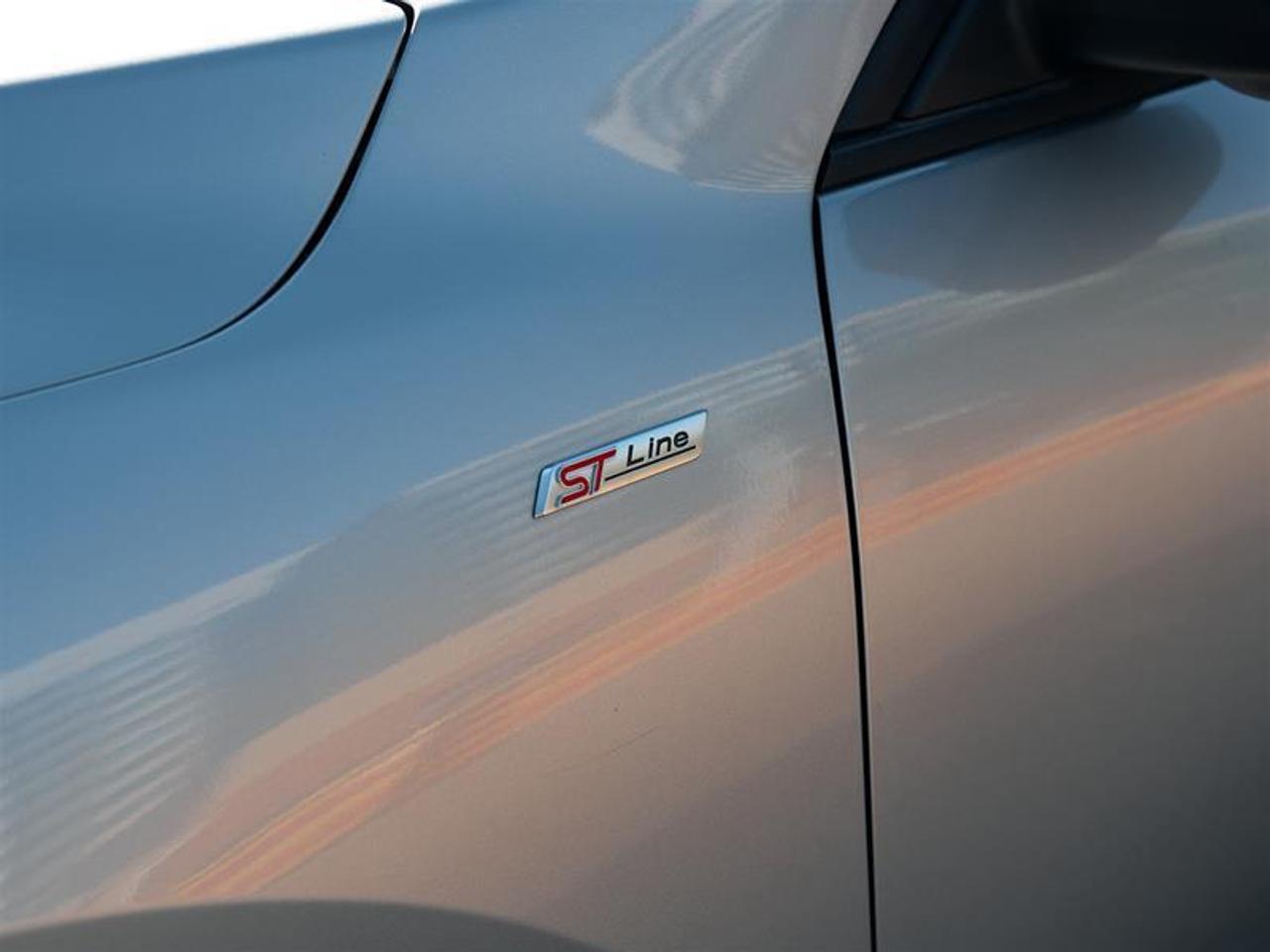 2023 Ford Escape ST-Line AWD Photo