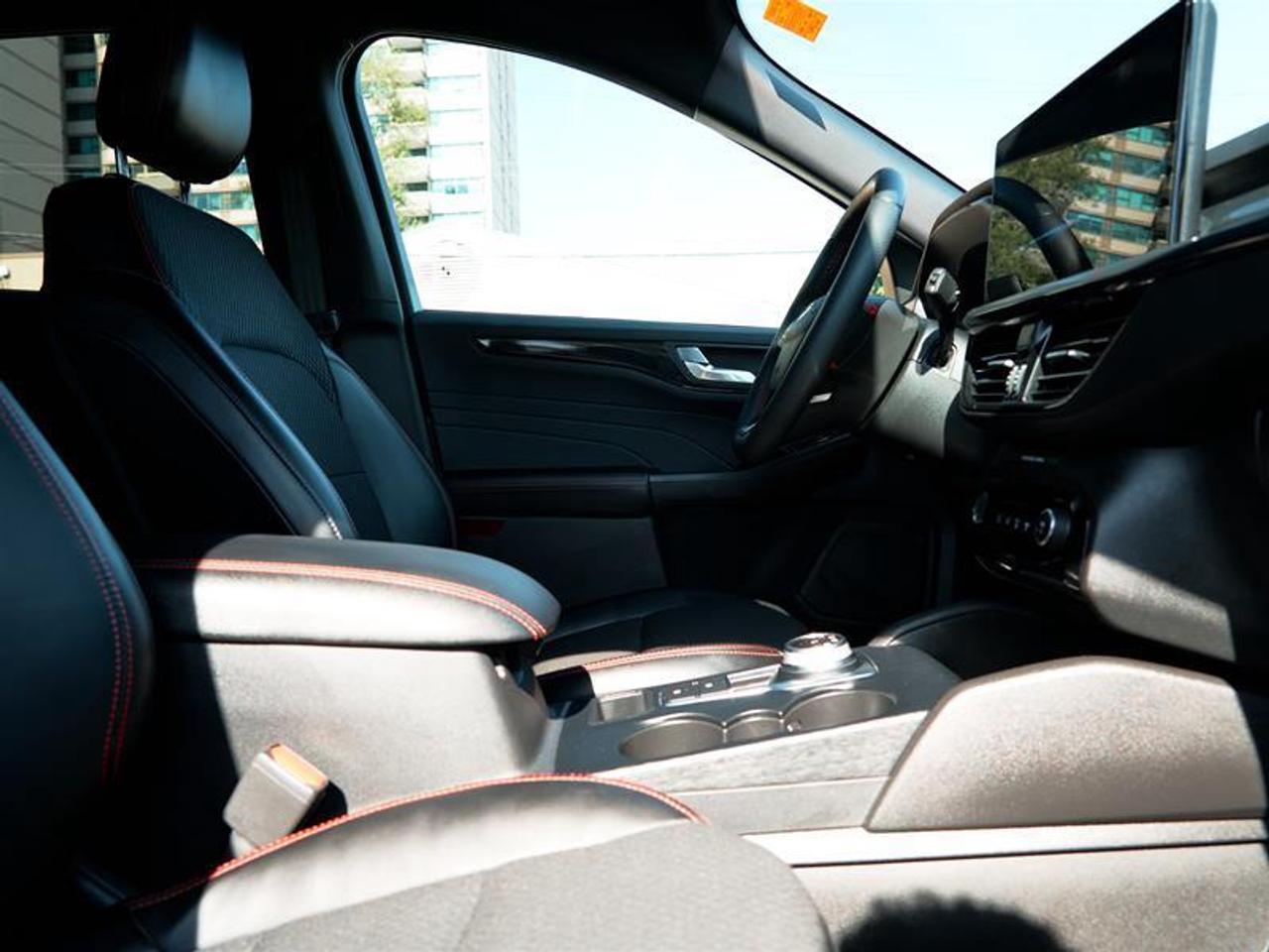 2023 Ford Escape ST-Line AWD Photo