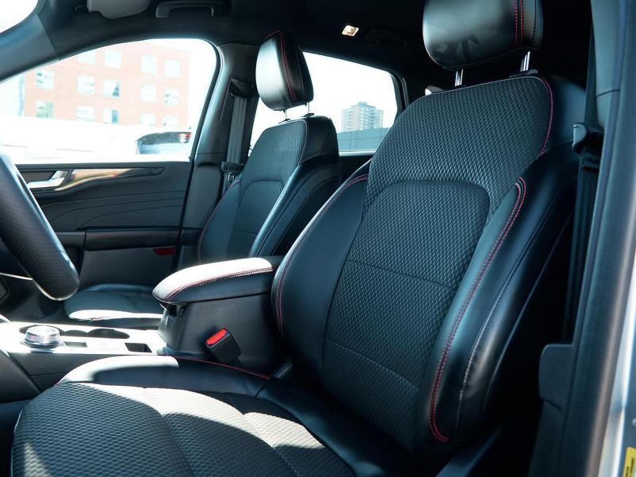 2023 Ford Escape ST-Line AWD Photo