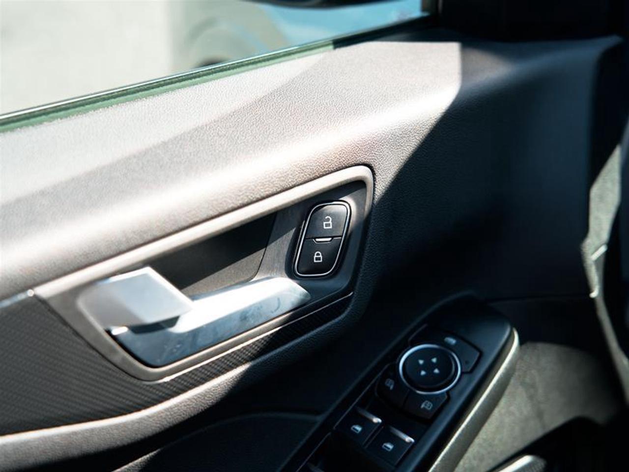 2023 Ford Escape ST-Line AWD Photo