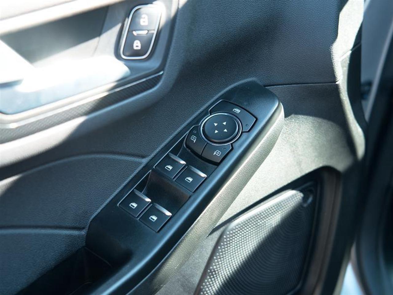 2023 Ford Escape ST-Line AWD Photo