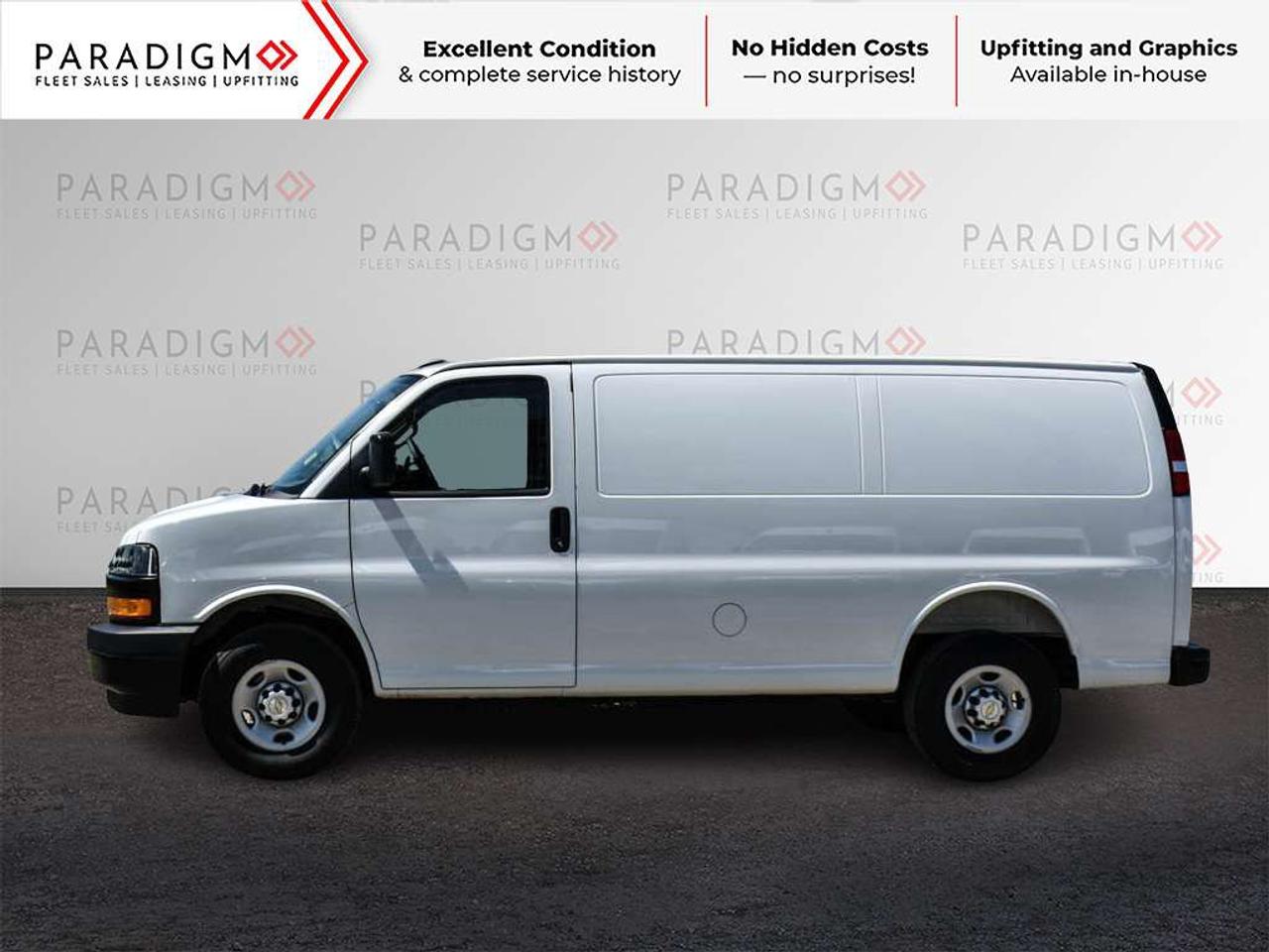 2025 Chevrolet Express 2500 135" Low Roof inc Cab Divider Photo4