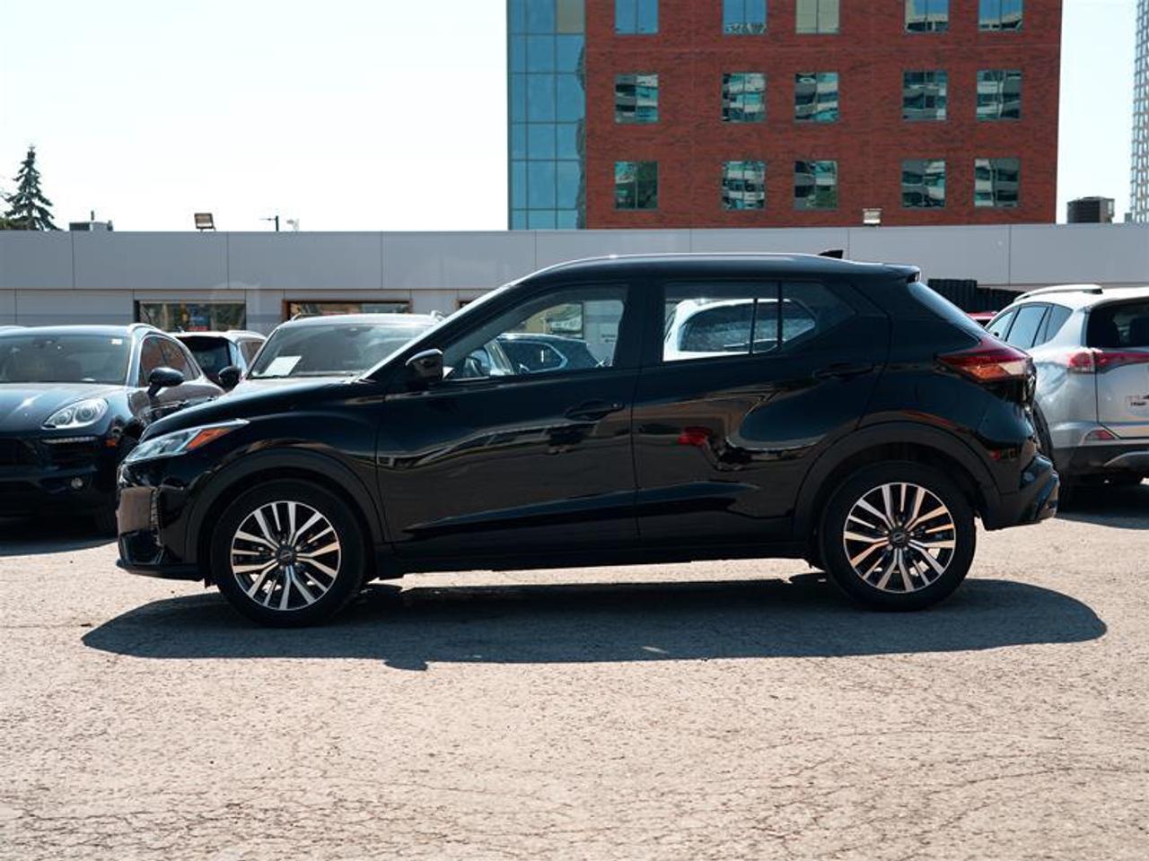 2024 Nissan Kicks SV FWD Photo2